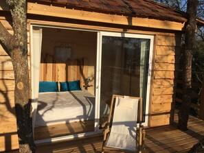 4 slaapkamers, een strijkplank/strijkijzer, reisbedje, gratis wifi