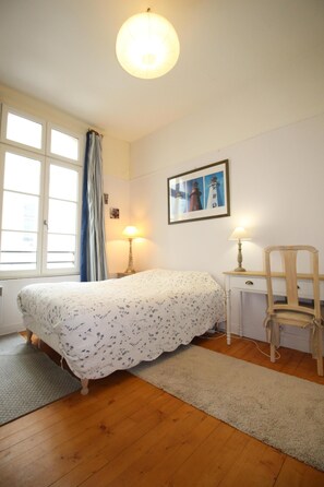 1 bedroom, iron/ironing board, travel cot, WiFi