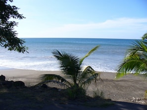 Una playa cerca, toallas de playa
