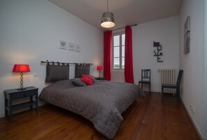 4 soverom, strykejern/-brett, wi-fi og sengetøy