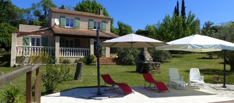 VILLA comfortable not overlooked, calm close to the city