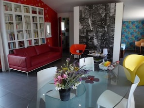 TV, books