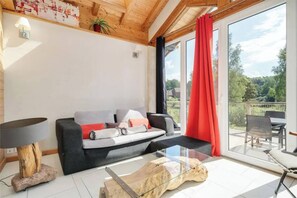 TV, fireplace, books, stereo