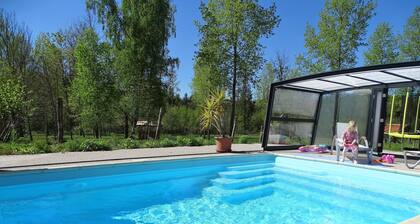 Private swimming pool, Jacuzzi and Sauna Clair de Lune 4****