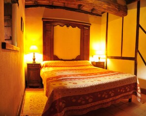2 bedrooms, iron/ironing board, free WiFi