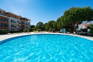 Outdoor pool - Apartment at Corcovada for 4 with swimming pool. (Albufeira)