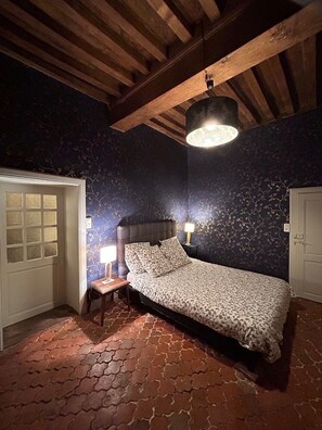 8 bedrooms, iron/ironing board, travel cot, WiFi