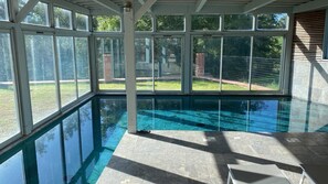 Indoor pool, outdoor pool - Large 1777 residence in Burgundy, indoor and outdoor pools & sauna (Melay)