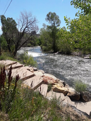  CHARMING Studio-asunto historiallisessa kotikaupungissa Golden