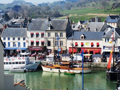 4 * apartment sea view landing beaches Omaha beach Normandy France