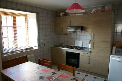 Apartment 6-10 p, quiet, close to resorts and nature, Wifi, cleaning and sheets included