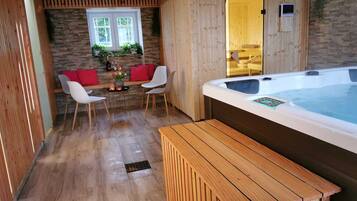 Bain à remous intérieur