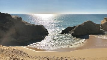 Beach nearby, sun loungers, beach towels