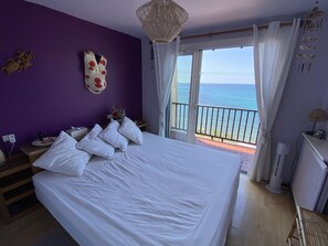 4 chambres, fer et planche à repasser, accès au Wi-Fi (inclus)