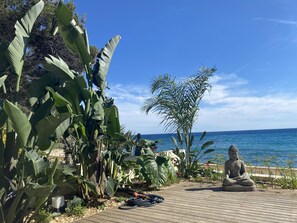 Property grounds - EXCEPTIONAL HOUSE overlooking the sea/8 persons/ DIRECT ACCESS TO THE BEACH (Carry-Le-Rouet)