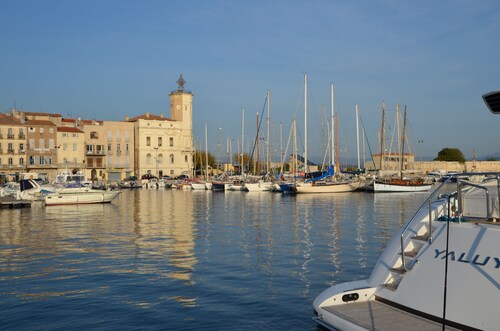 2-Zimmer-Wohnung in Süd-La Ciotat, Côte d'Azur, Geschlossene Privatgarage, Strand in 200m.
