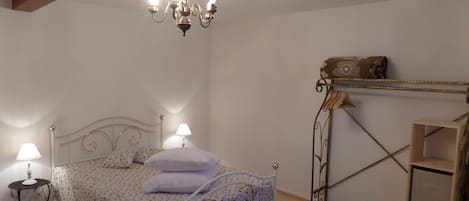 1 Schlafzimmer, Bügeleisen/Bügelbrett, Reisekinderbett, kostenloses WLAN