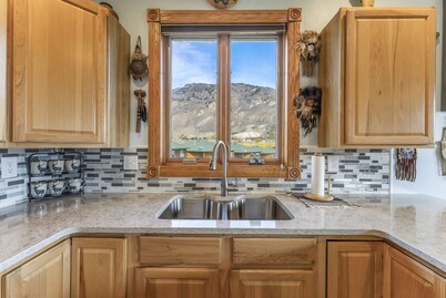 YELLOWSTONE CABIN - THE ELK VIEW CABIN at Yellowstone (River view) 