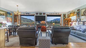 Smart TV, fireplace, DVD player