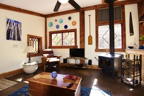 Smart TV, fireplace, DVD player, books