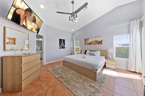 5 bedrooms, desk, iron/ironing board, travel crib