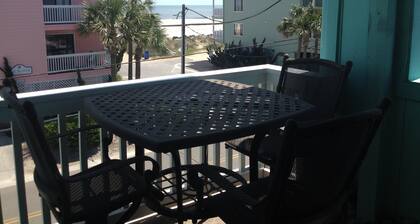 Fantastic 2nd Row One Bedroom with Amazing Ocean Views!!