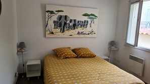 3 soverom, strykejern/-brett, wi-fi og sengetøy