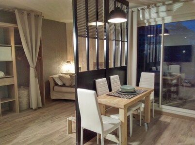 very nice studio with real quiet bed at 1400m. from the center and the beaches