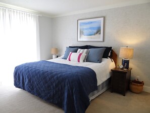 2 slaapkamers, een strijkplank/strijkijzer, reisbedje, gratis wifi