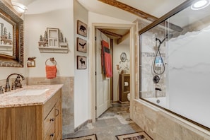 Jetted tub, hair dryer, towels, soap
