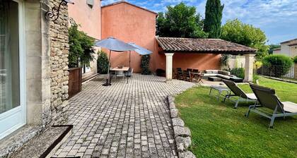 Hübsches Dorfhaus mit 4 Schlafzimmer, 3 Bäder, Pool und