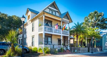 1880 Victorian In Heart Of Downtown...charming And Cozy