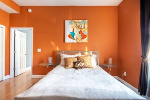 1 soverom, strykejern/-brett, wi-fi (inkludert) og sengetøy