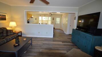 Smart TV, reproductor de DVD y libros