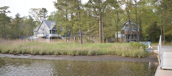 Waterfront Tranquil Escape-Single Family/Gated Community/Pool/Tennis Courts 