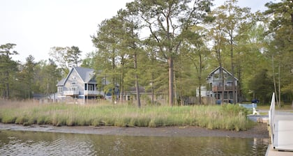 Waterfront Tranquil Escape-Single-Familie / Wohnanlage / Pool / Tennisplätze