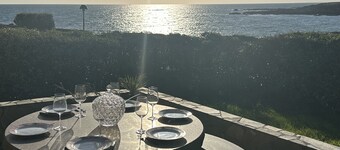 pies de la casa en el fin de semana de agua posible bajo petición