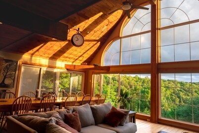 BIG Family & Multi-Family Cottage with Incredible View, Hot Tub & Sauna