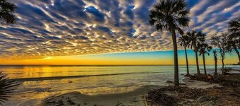 Perfect In Historic Downtown Beaufort + Discounts & Bikes. GREAT Reviews, (A+)!