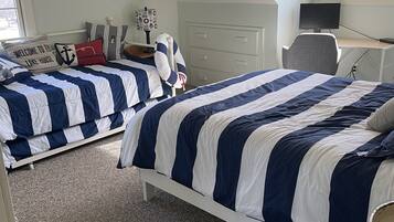 3 bedrooms, desk, iron/ironing board, free WiFi