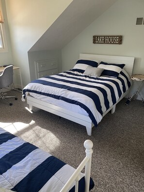 3 bedrooms, desk, iron/ironing board, free WiFi