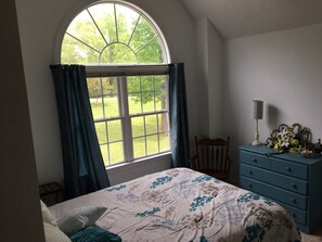 4 室のベッドルーム、アイロン / アイロン台、WiFi (無料)、ベッドシーツ