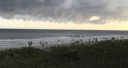 2 BR, 2 Bath, Oceanfront-First Floor-Condo A6-Dog Friendly-Wifi - NO-SMOKING!