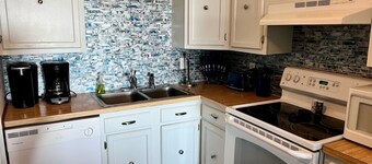 2 BR, 2 Bath, Oceanfront-First Floor-Condo A6-Dog Friendly-Wifi - NO-SMOKING!