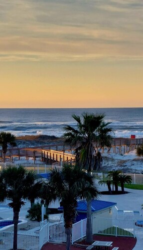 BEACH FRONT Ft Morgan, 2BR, 2BA, huge balcony! CHAIRS UMBRELLA included, laundry