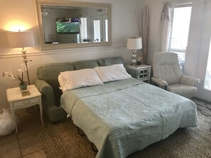 1 slaapkamer, een strijkplank/strijkijzer, gratis wifi, beddengoed