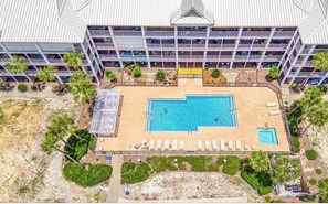 Outdoor pool - GRAND CARIBBEAN 112 WEST: Cozy Beach Condo @ Perdido Key (Pensacola)