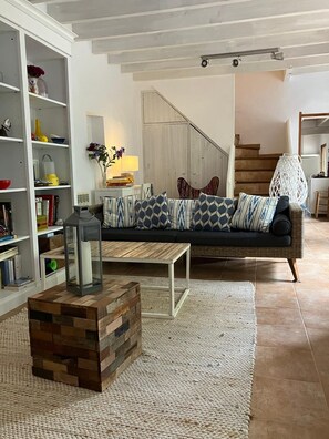 Smart TV, fireplace, table tennis, books - CHARMING FINCA, SOLLER, SPLENDID VIEW, BRAND NEW POOL, ORCHARD, QUIET (Soller)