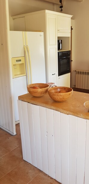 Frigorífic, microones, forn i placa de cuina 
