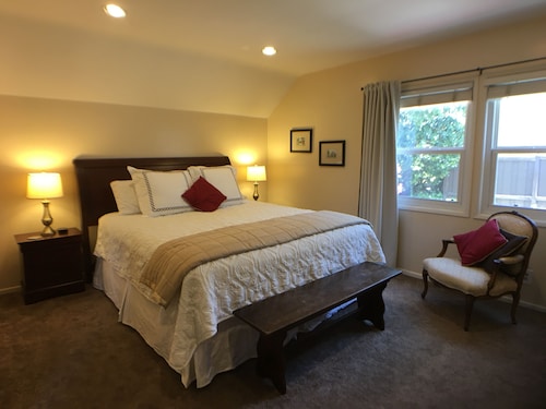 「セレブリティハイドウェイ」Beautiful Secluded Apt。 寝る4 